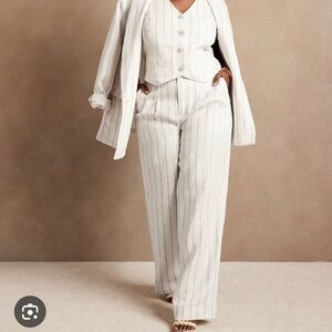 Banana Republic | Women's Cream and Navy Wide Leg Striped Linen Pants (Size 10)
